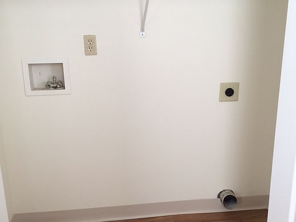 Washer/Dryer Hook ups