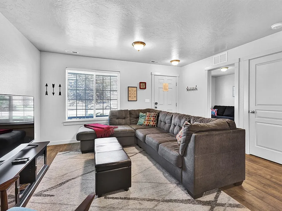 159 W Peach Springs St #2-ID1547107P