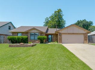 1405 Birkenhead Rd, Yukon, OK 73099