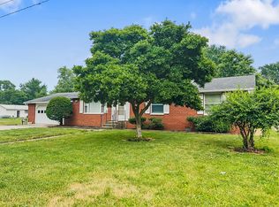 285 N 1st St, Sheldon, IL 60966