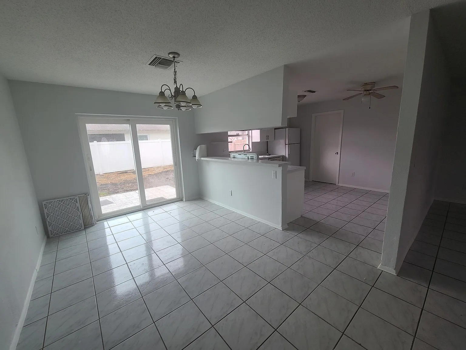 3 bed, 1176 sqft, $2,150 — Photo 3