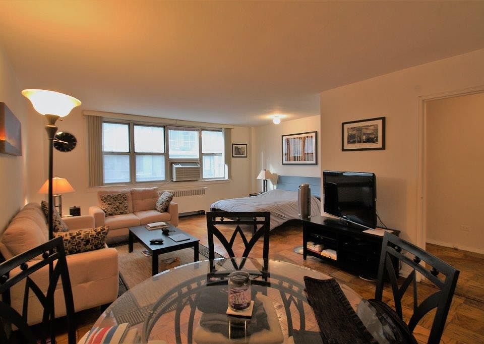 1st image of 240 E 35th St APT 4C