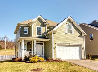 102 General Ct, Zelienople, PA 16063