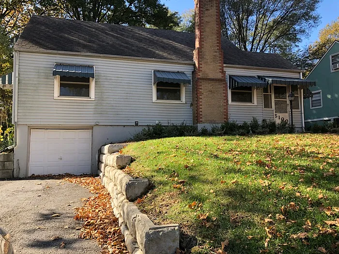 3 bed, 2.5 bath, 1616 sqft, $1,675 — Photo 2