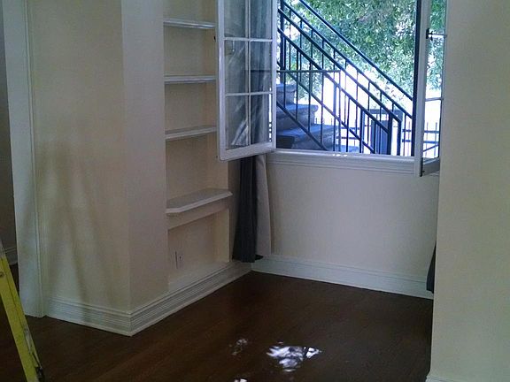 4th image of 1302 N Alta Vista Blvd