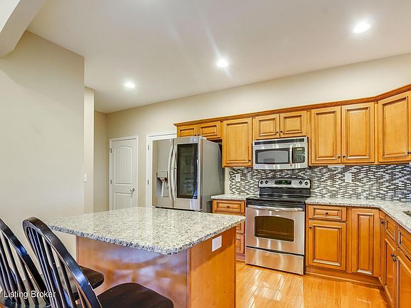 4th image of 823 Mill Brook Cir