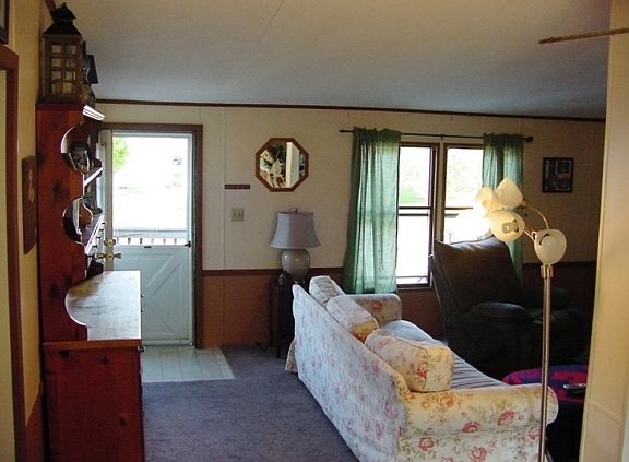 3rd image of 25 Parkwood Dr