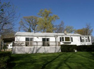 38681 N Hillandale Dr, Spring Grove, IL 60081