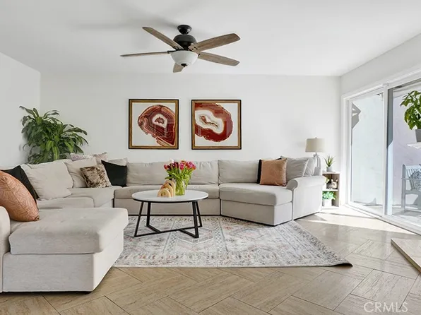 19471 Sandcastle Ln, Huntington Beach, CA 92648