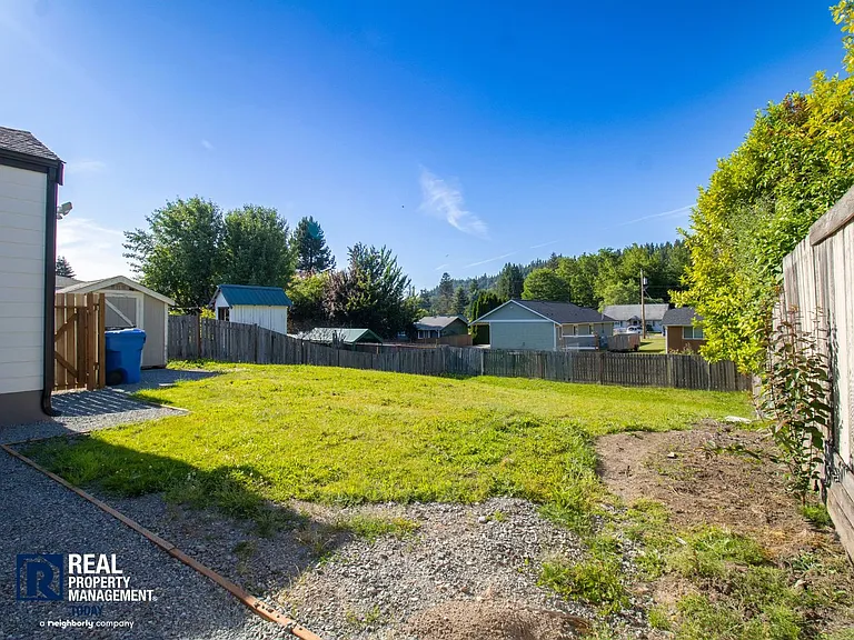 307 Bridge St SE — Photo 20