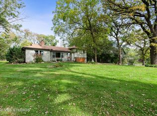 7404 Chesterfield Rd, Crystal Lake, IL 60012