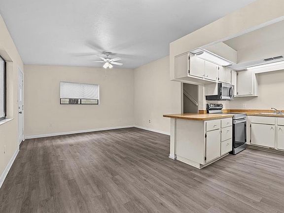 2nd image of 4405 SW 67th Ter