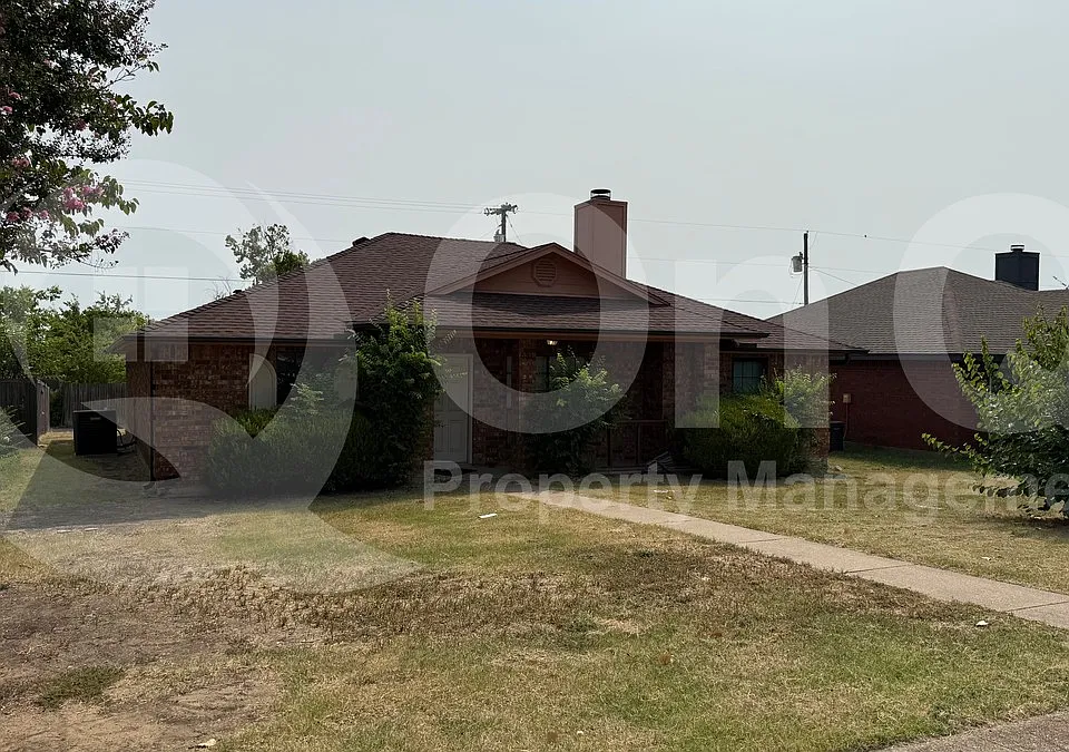 853 W Wintergreen Rd