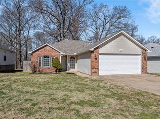 1601 Crescent St, Bella Vista, AR 72712