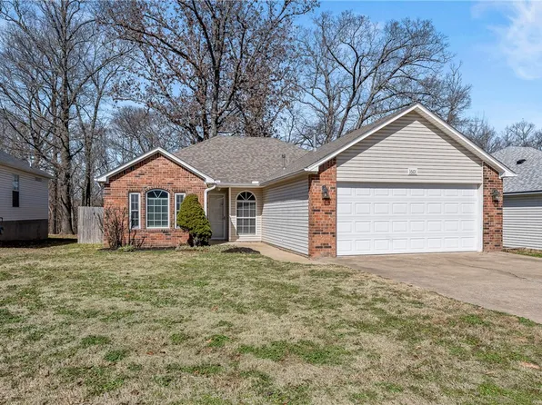 1601 Crescent St, Bella Vista, AR 72712