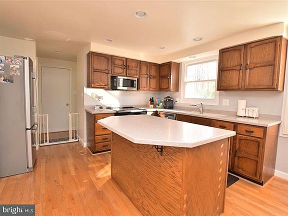 4th image of 8211 Erika Dr