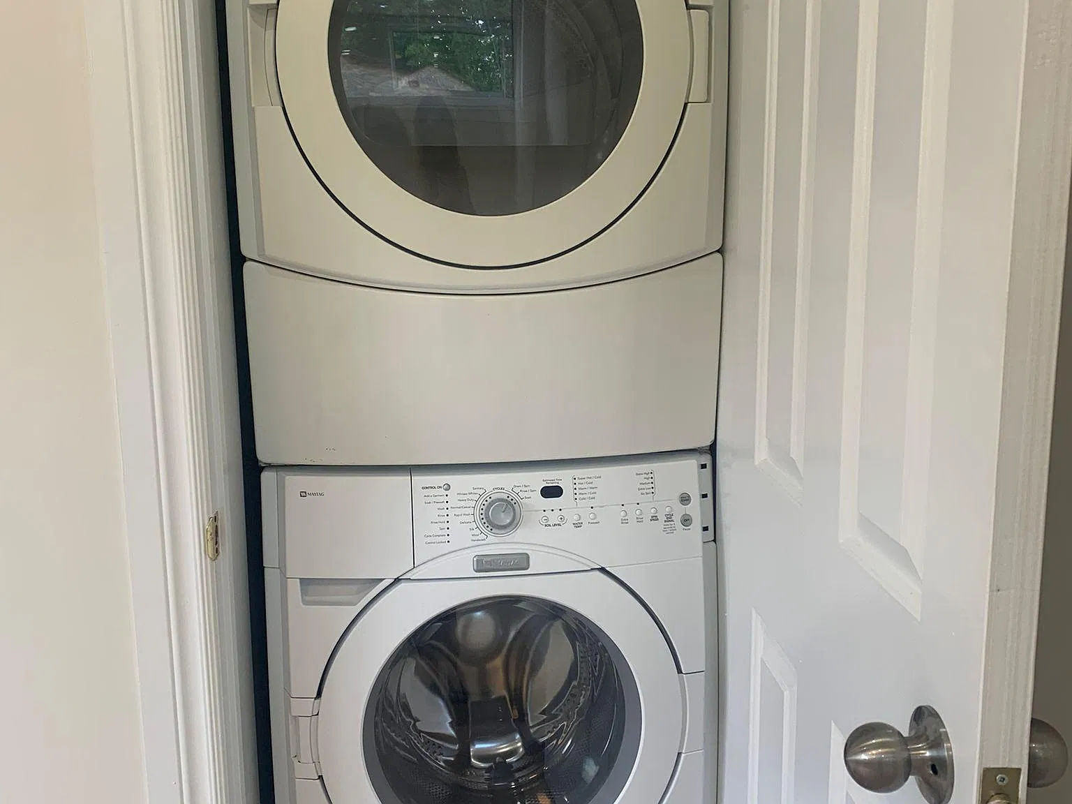 3 bed, 900 sqft, $2,300 — Photo 4