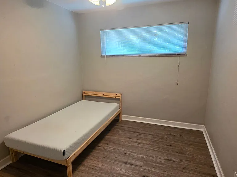 735 Syracuse Ave — Photo 9