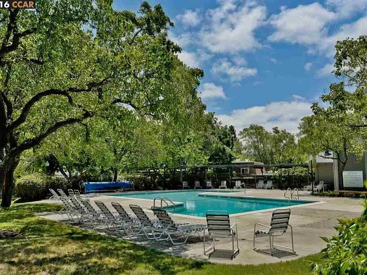 1872 Cannon Dr — Photo 7