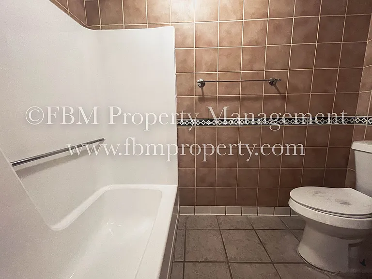 2608 W Sycamore Ave #7 — Photo 5