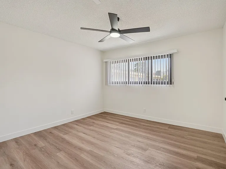 8200 W Manchester Ave — Photo 18