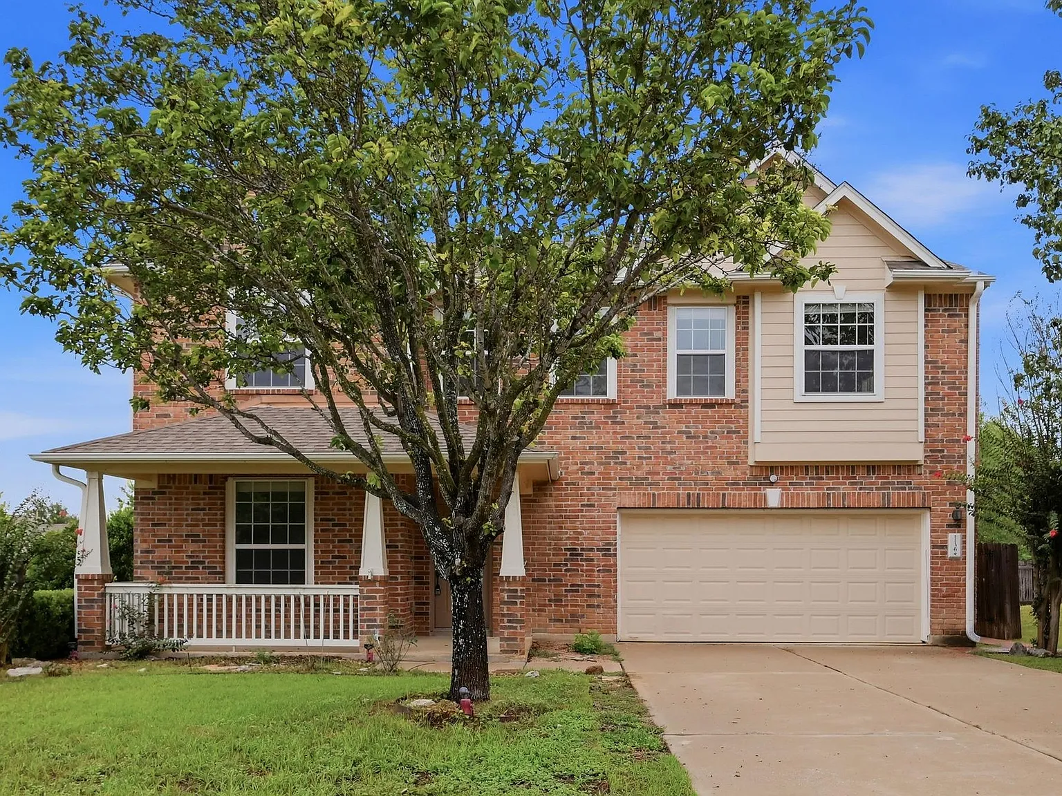 4 bed, 2.5 bath, 2502 sqft, $2,485 — Photo 3