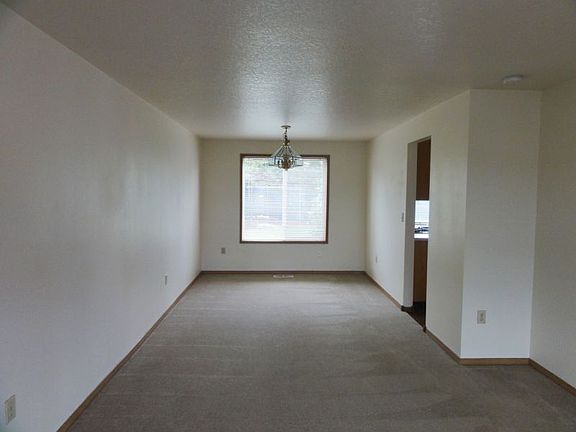 5th image of 7513 NE 165th Ave