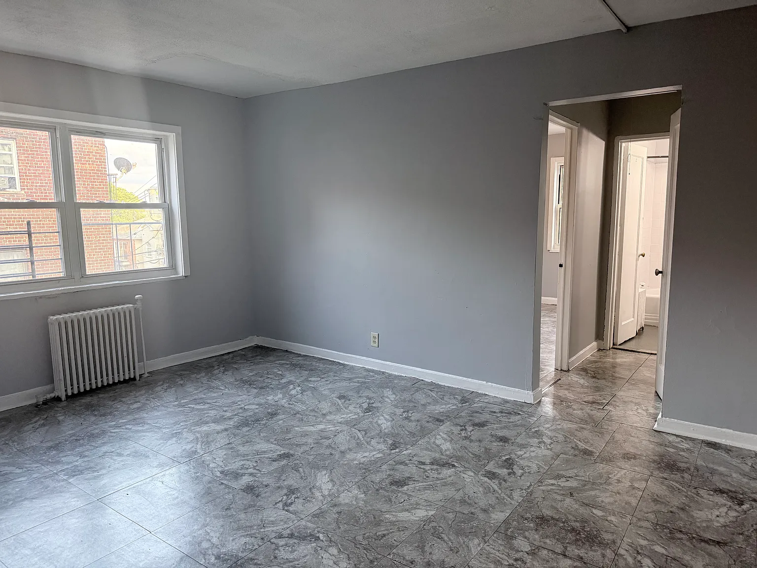 1 bed 1 bath apartment available in Newark — Photo 1
