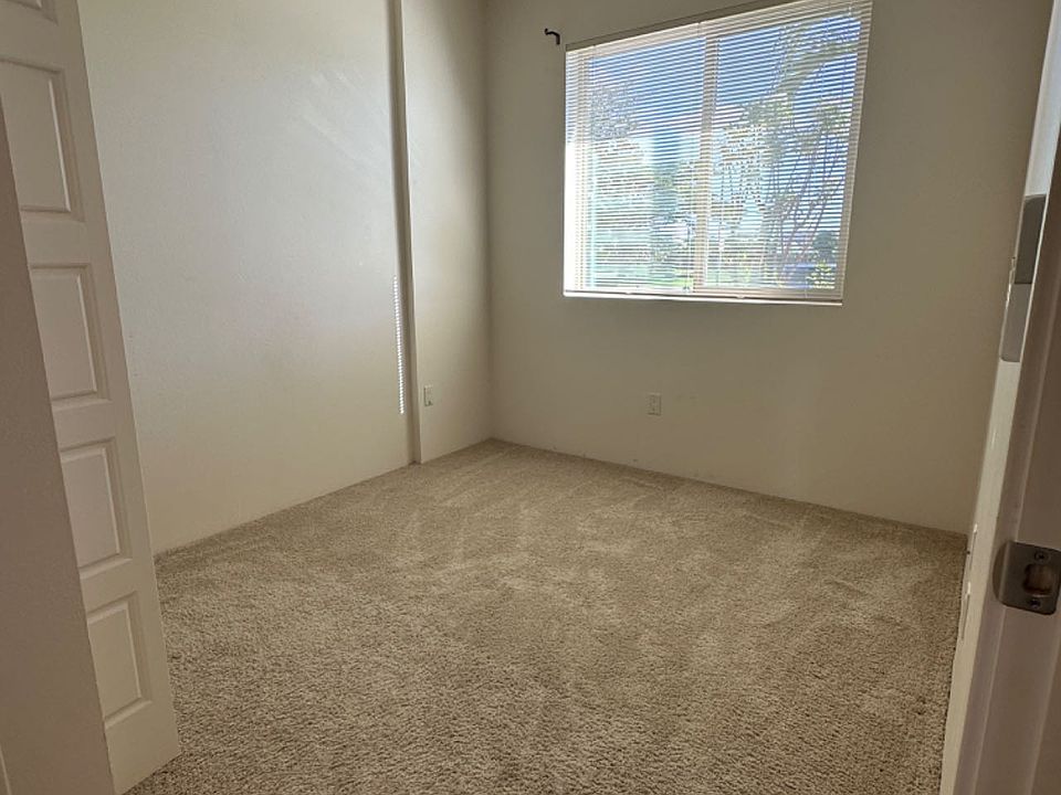 1st image of 91-3633 Kauluakoko St Floor 403-1