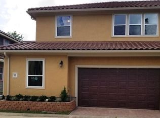 8 Elderwood Dr, Houston, TX 77058