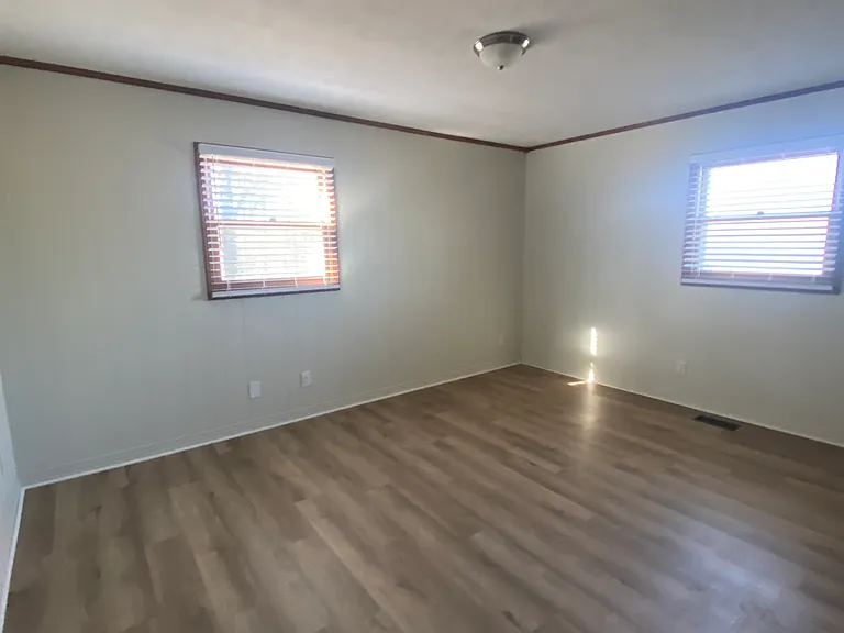 1806 E Spring St — Photo 1