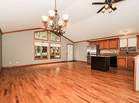 5th image of 5022 S Laramie Ave
