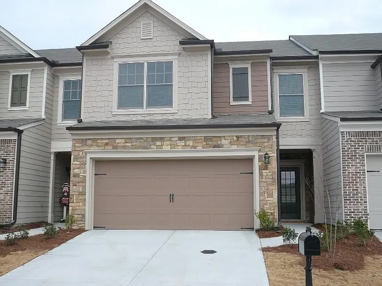 780 Duberry St — Photo 1