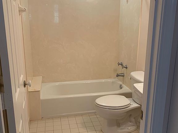 5th image of 2036 14th Ave APT 205