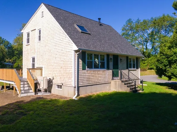 429 Old County Rd, Westport, MA 02790