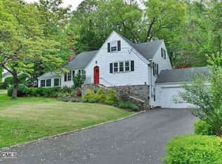 79 Parkwood Rd, Fairfield, CT 06824