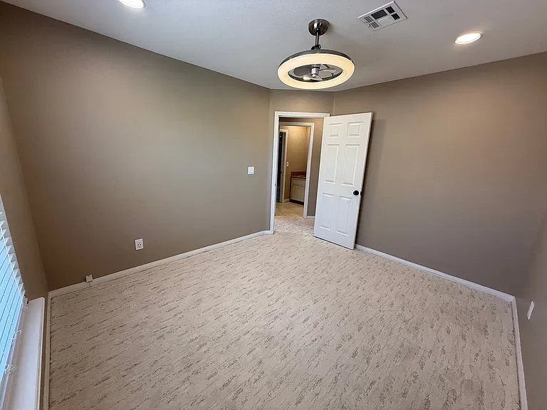 189 Bethany St — Photo 46