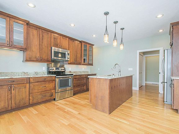 4th image of 59062 Crestview Dr