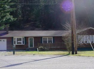 121 George St, Whitesville, WV 25209