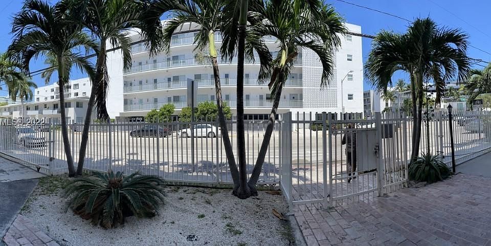 1st image of 1580 West Ave APT 208