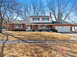 1320 Ridgeway Blvd, De Pere, WI 54115