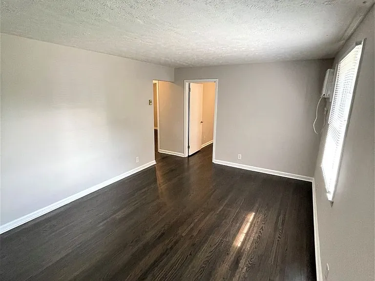 Martha Ln - 408 — Photo 2