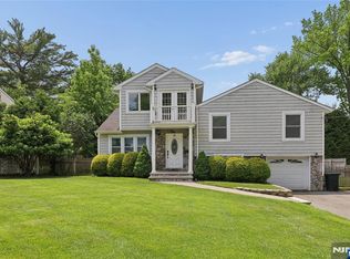 194 E Madison Ave, Cresskill, NJ 07626