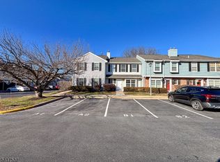 386 Inwood Ct, Somerset, NJ