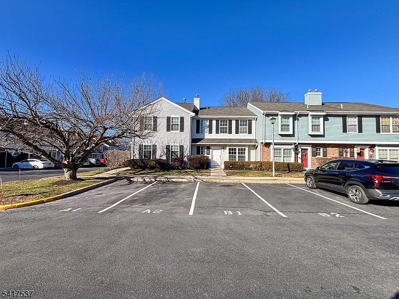 386 Inwood Ct photo 1
