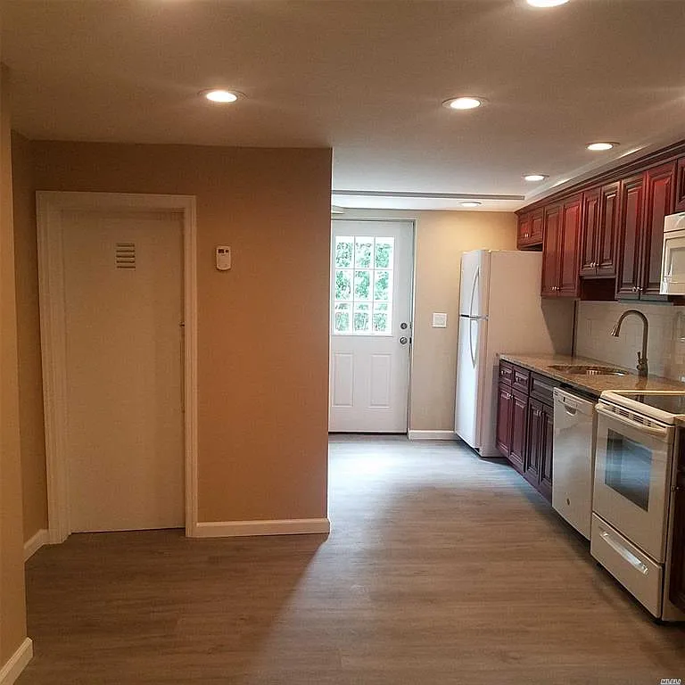 792 Larkfield Rd — Photo 3