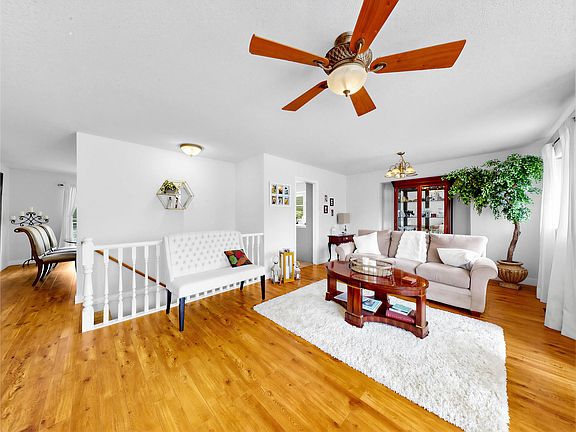 3rd image of 8621 215th St