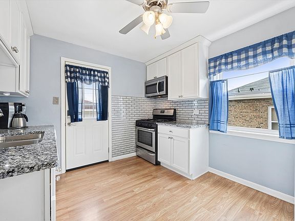 4th image of 1511 Kemman Ave