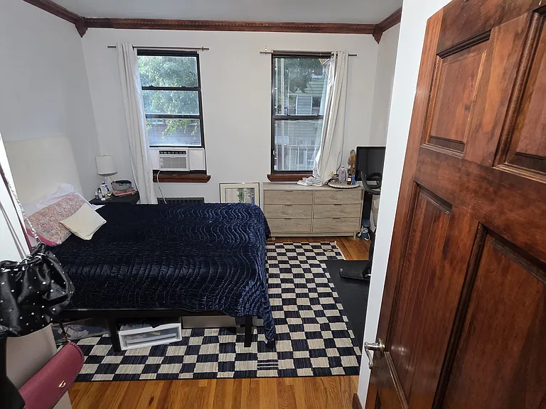 146 Freeman St #2R — Photo 8