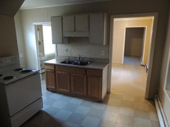 3rd image of 13 Kinsley St